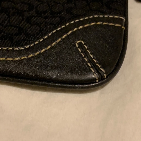 COACH  Black Signature Canvas Wristlet 🖤 - Like New! - Picture 4 of 11